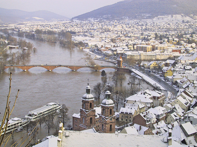 Ansicht der Altstadt Miltenberg im Winter