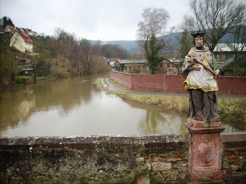 Foto der Mud nahe der Mündung mit Rückstau vom Main Foto der Mud nahe der Mündung mit Rückstau vom Main