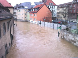 Foto der überschwemmten Karmelitenstraße